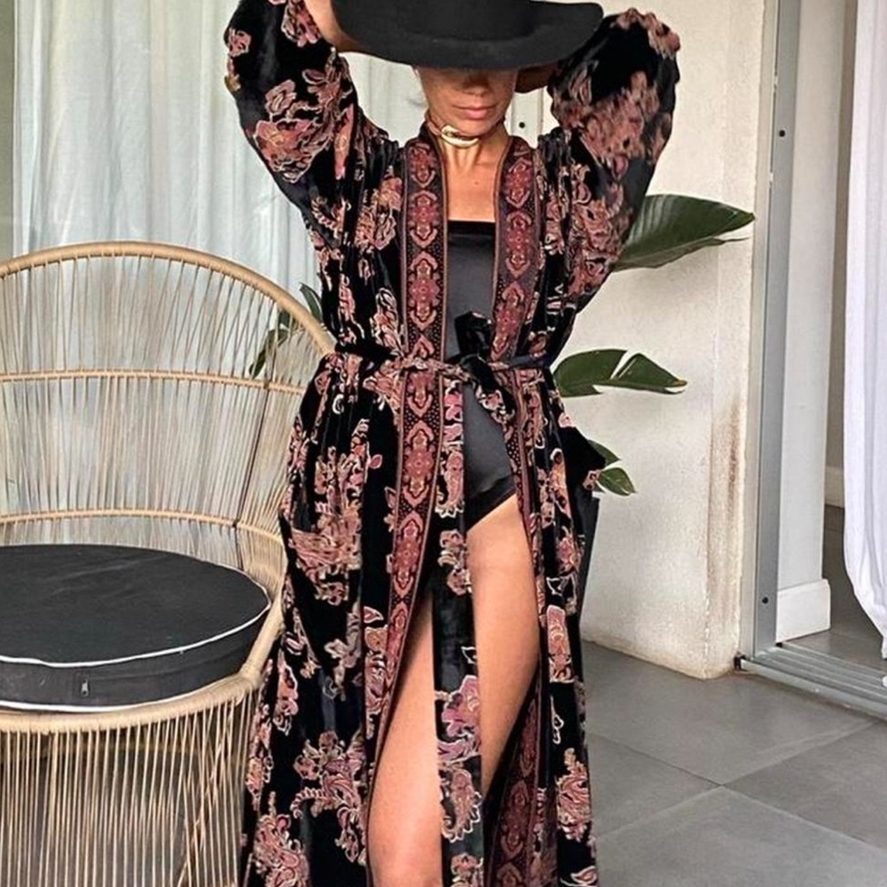 Elegant Black and Pink Paisley Kimono